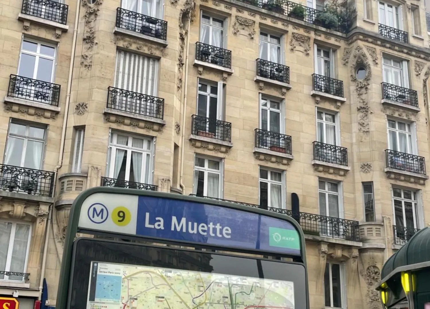 Exclusive 106 M2 With Terrace Avenue Raphael Apartment Paris France