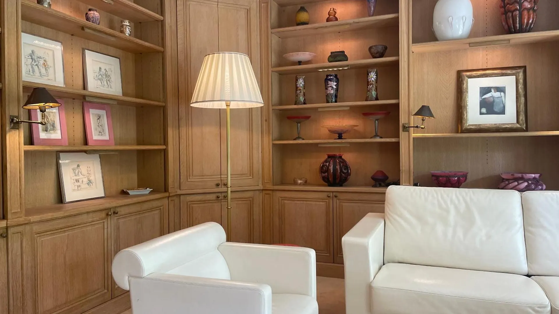 Exclusive 106 M2 With Terrace Avenue Raphael Apartment Paris France